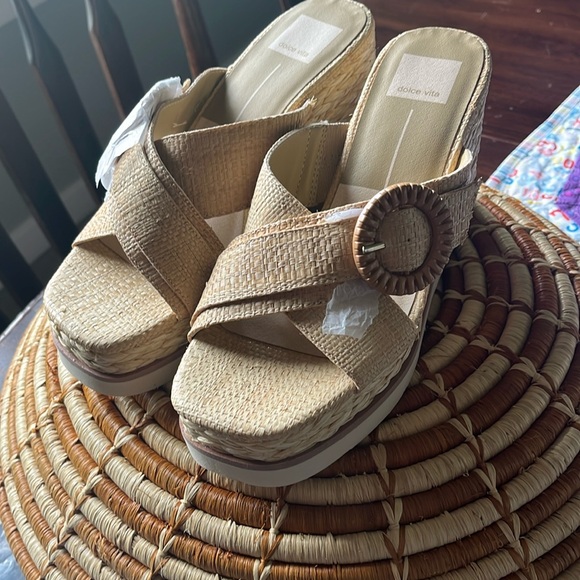 NWT sz 8 Dolce Vita Liesel Wedges - Picture 2 of 8